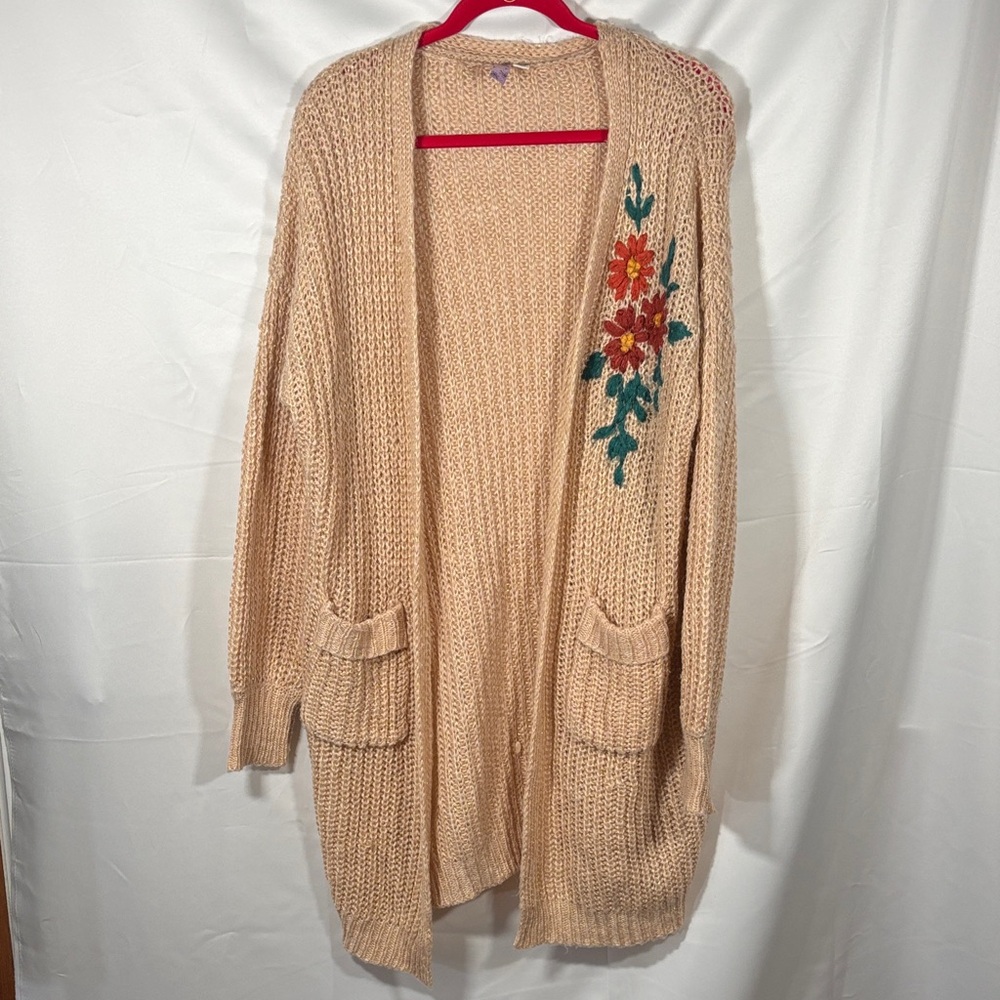 Francesca’s Collection Alya Cardigan Sweater SZ L Tan Floral Embroided
